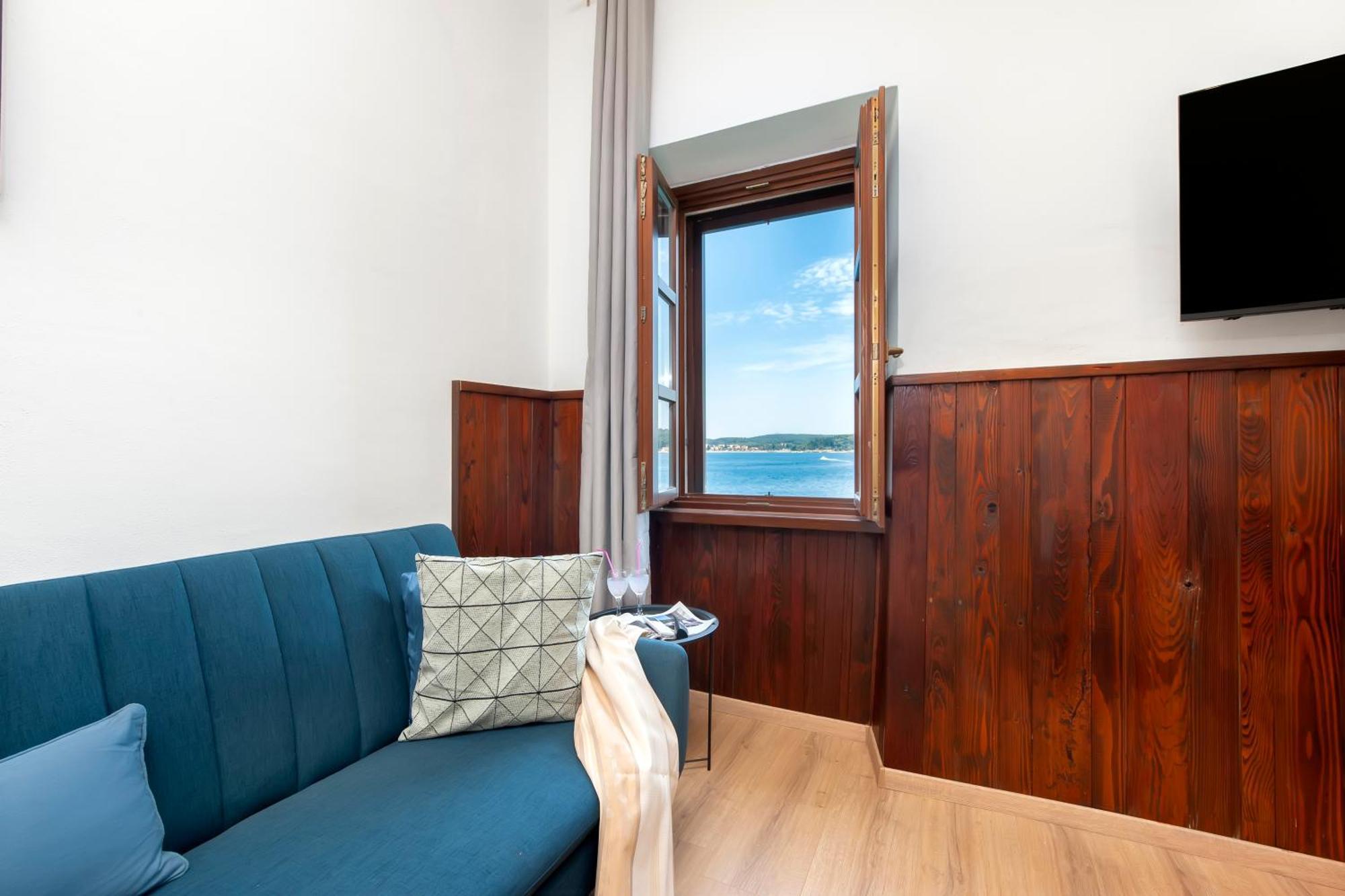 Apartment Rubi ロヴィニ エクステリア 写真
