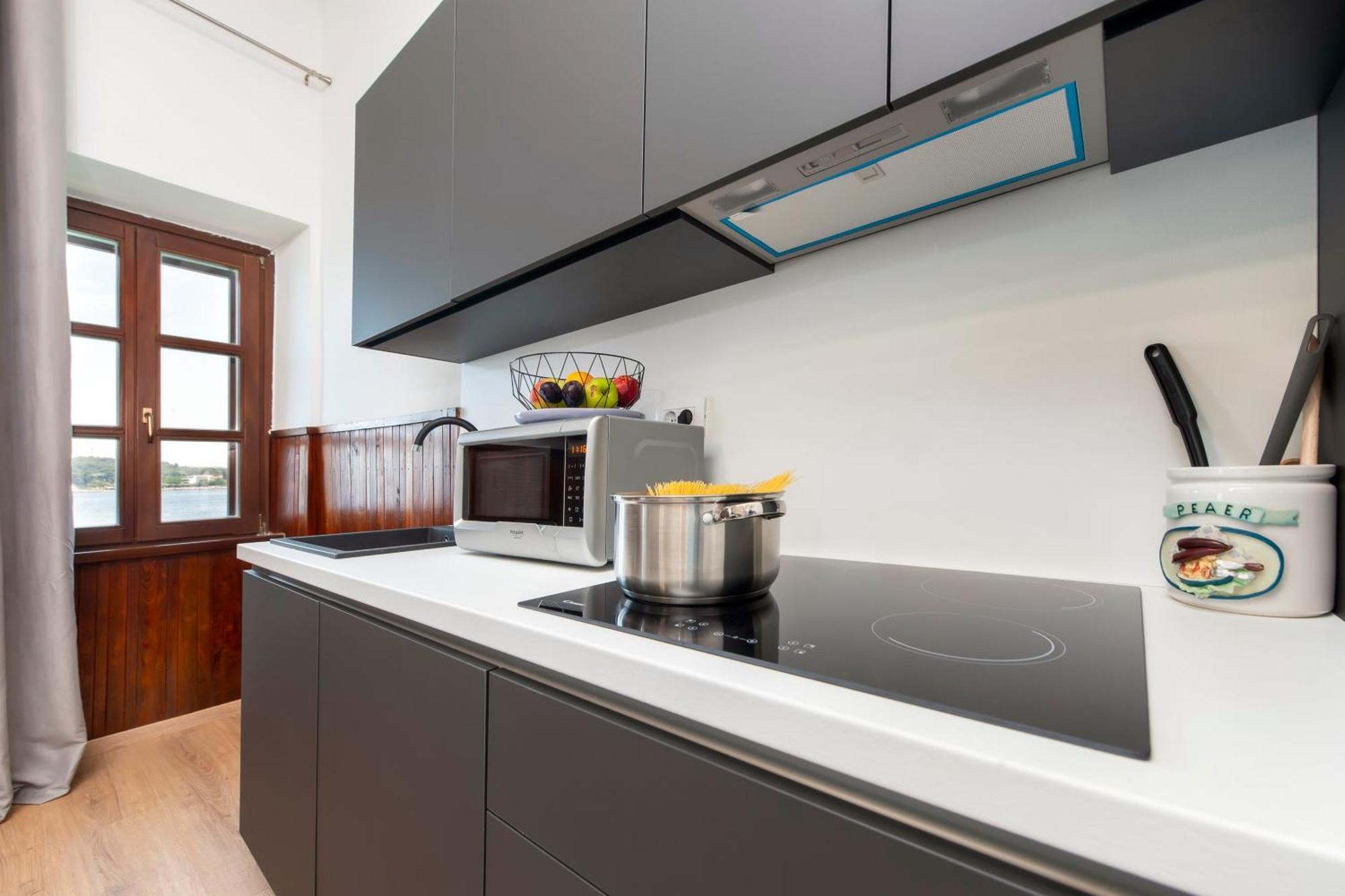 Apartment Rubi ロヴィニ エクステリア 写真
