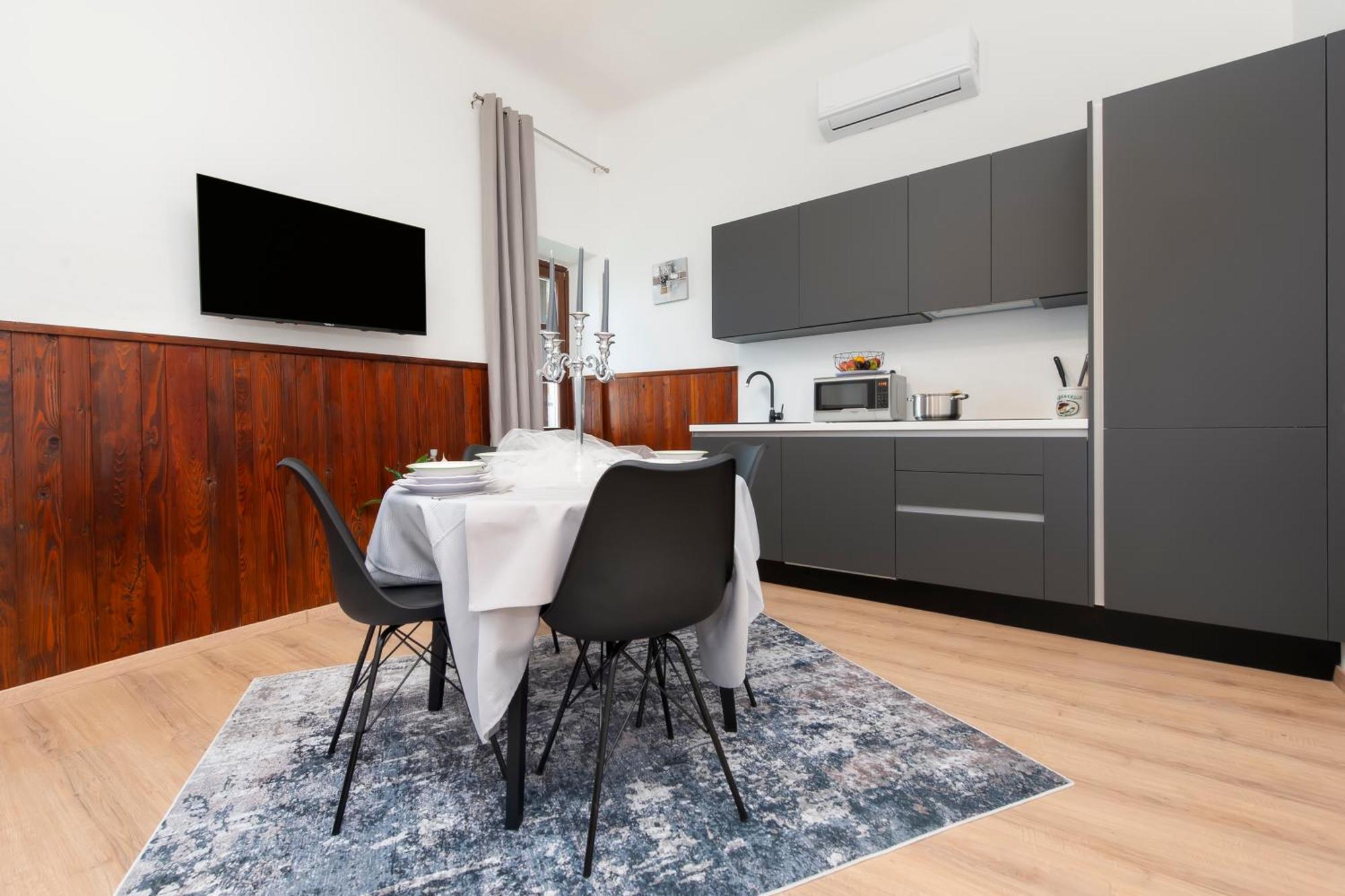 Apartment Rubi ロヴィニ エクステリア 写真